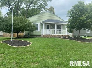 29 Berkshire Dr, Rock Island, IL