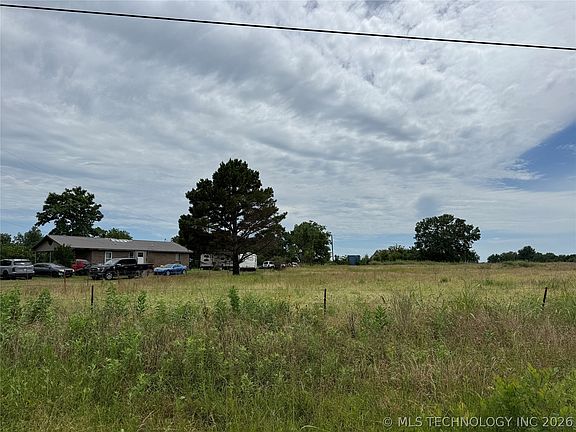 5th image of 420736 E 1040th Rd