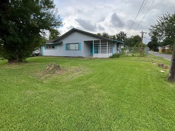 1202 9th St, Orange, TX 77630