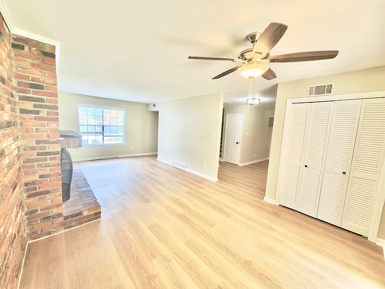 379 Dove Valley Rd — Photo 3