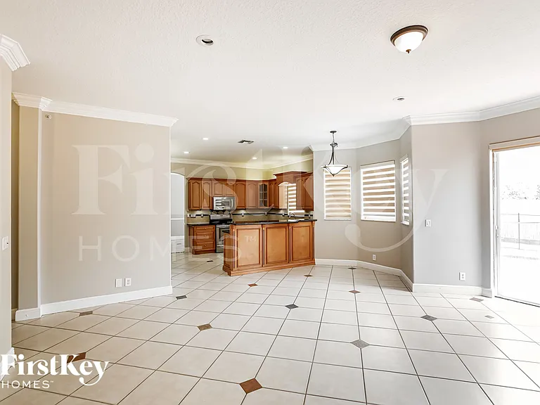 16324 SW 15th St — Photo 4