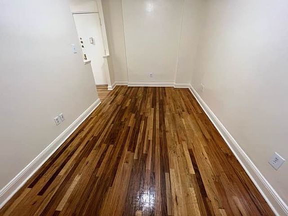 4th image of 1208 43rd St Unit 1C