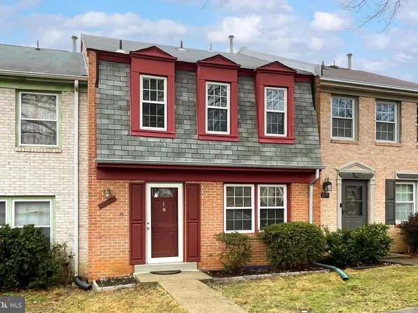 2076 Mayflower Dr, Woodbridge, VA 22192