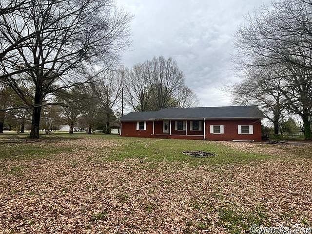 1st image of 141 Meadow Brook Dr