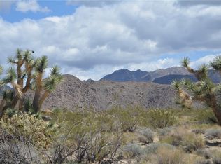 11869 S Dateland Rd, Yucca, AZ 86438