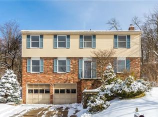 1261 Manor Dr, Pittsburgh, PA