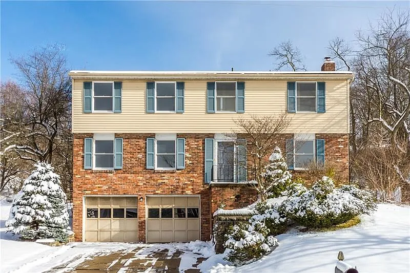 1261 Manor Dr photo 1
