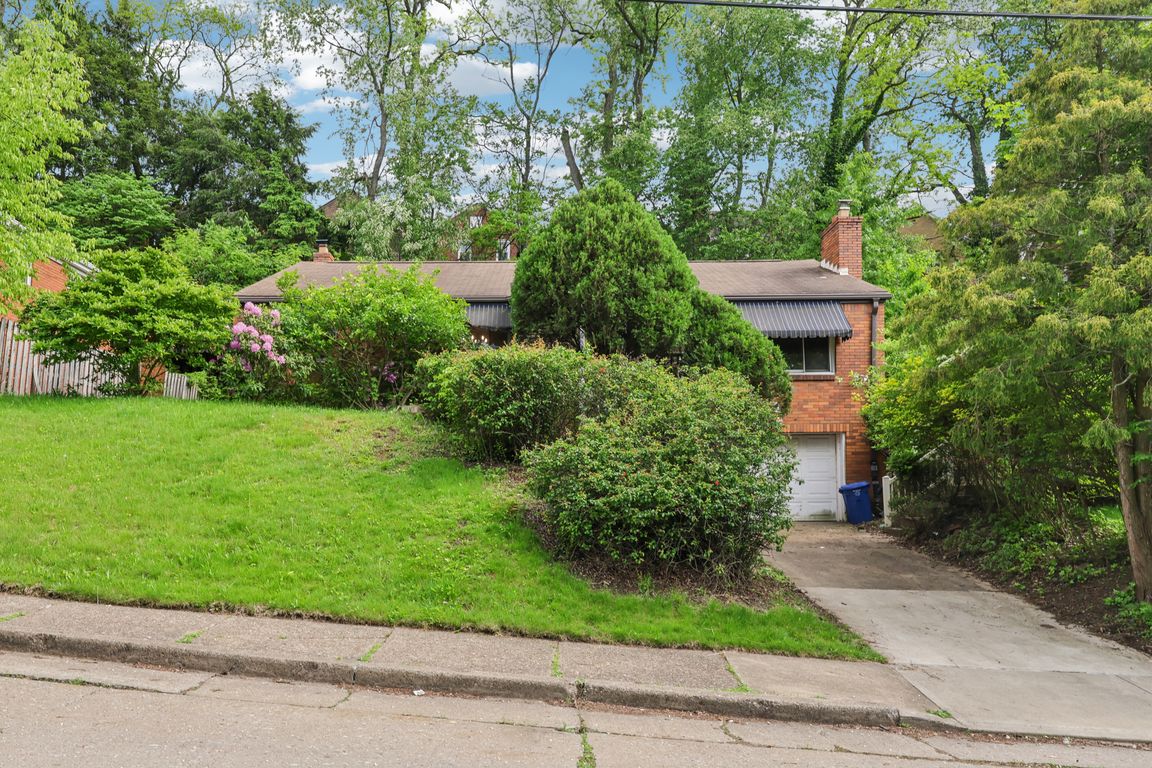 Lilac St-1505-001.jpg
