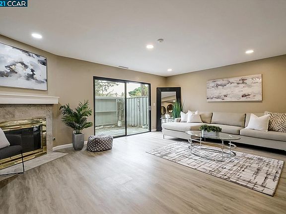 3rd image of 6051 Joaquin Murieta Ave APT C