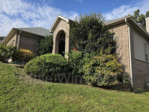 4th image of 1901 Hidden Creek Dr