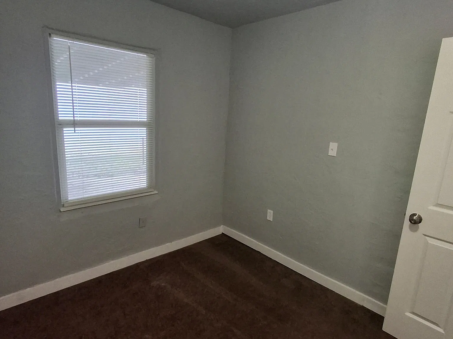 4 bed, 1.5 bath, 1250 sqft, $1,200 — Photo 3