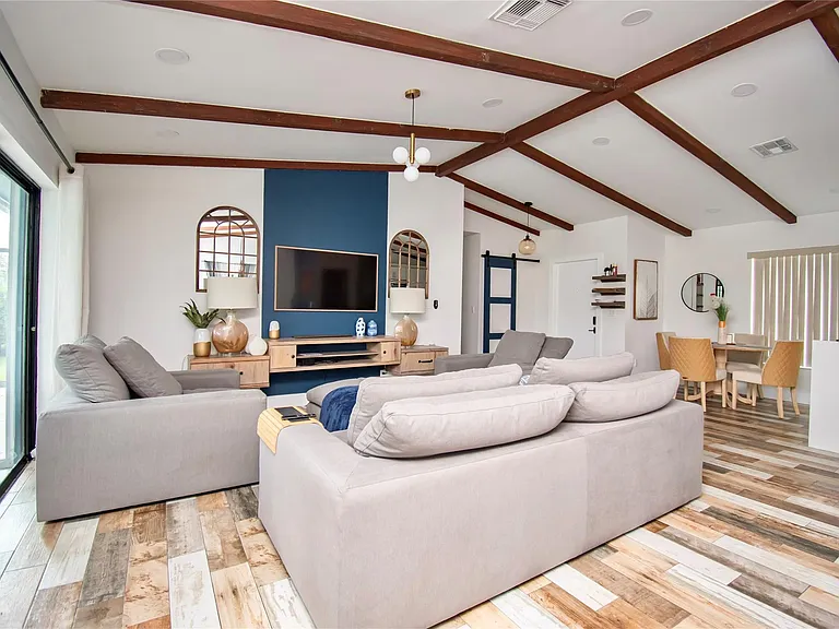 6557 Country Wood Way — Photo 8