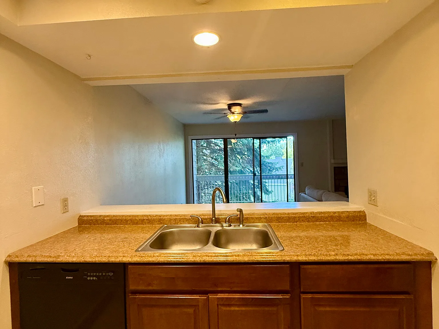 1 bed, 804 sqft, $1,450 — Photo 4