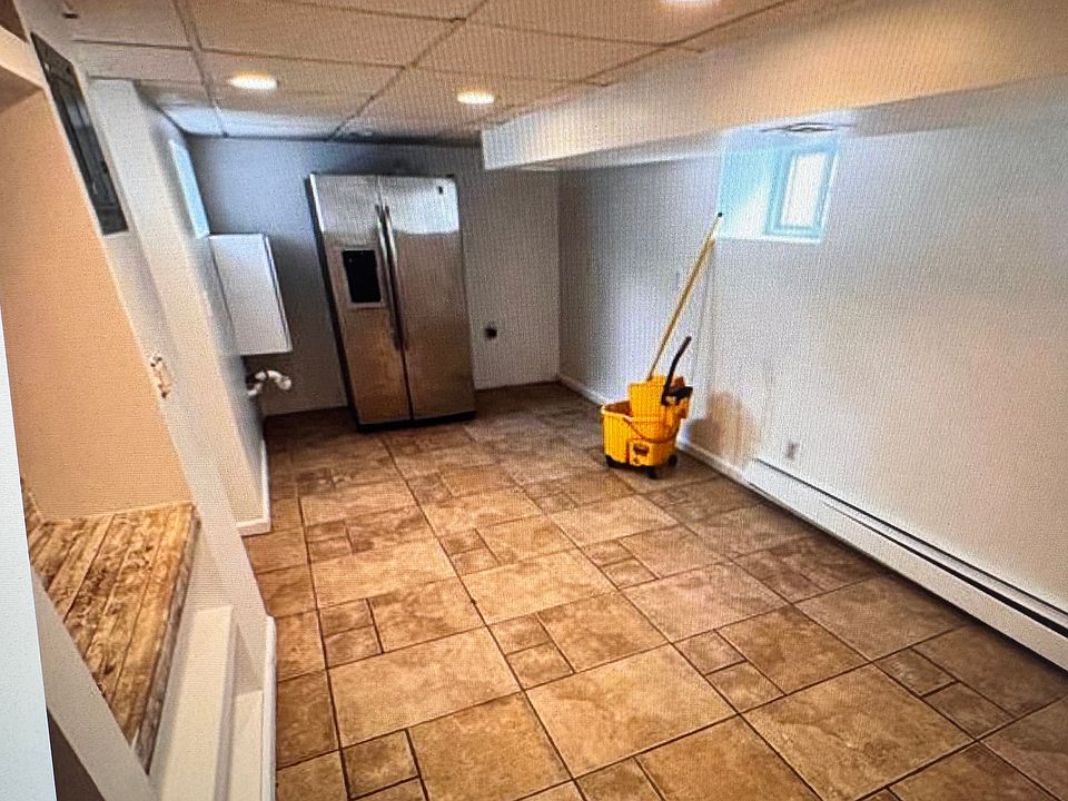 1st image of 800 Lorenz Ave