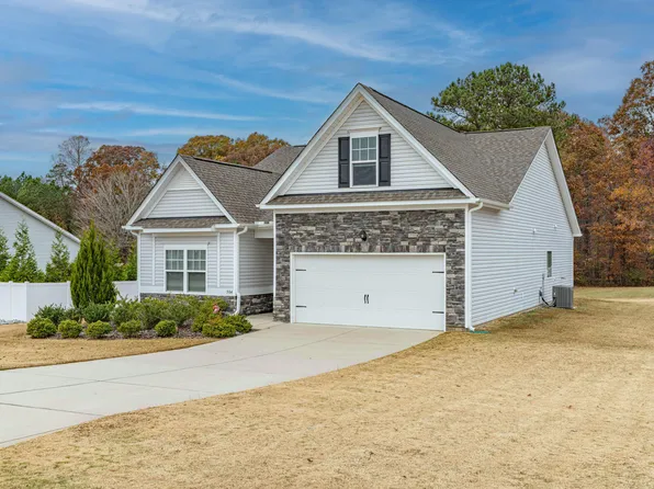 504 Highland Rhodes Dr, Clayton, NC 27520