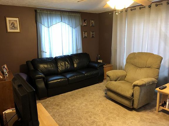 3rd image of 6826 Walter St