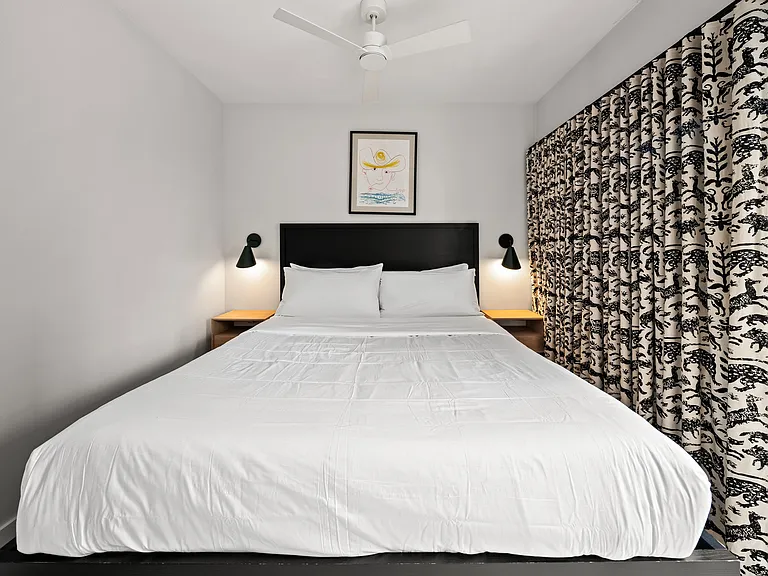 301 De Graw St #1 — Photo 16