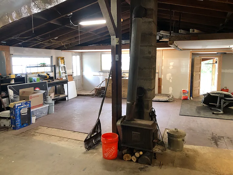 308 NW Webb St — Photo 17