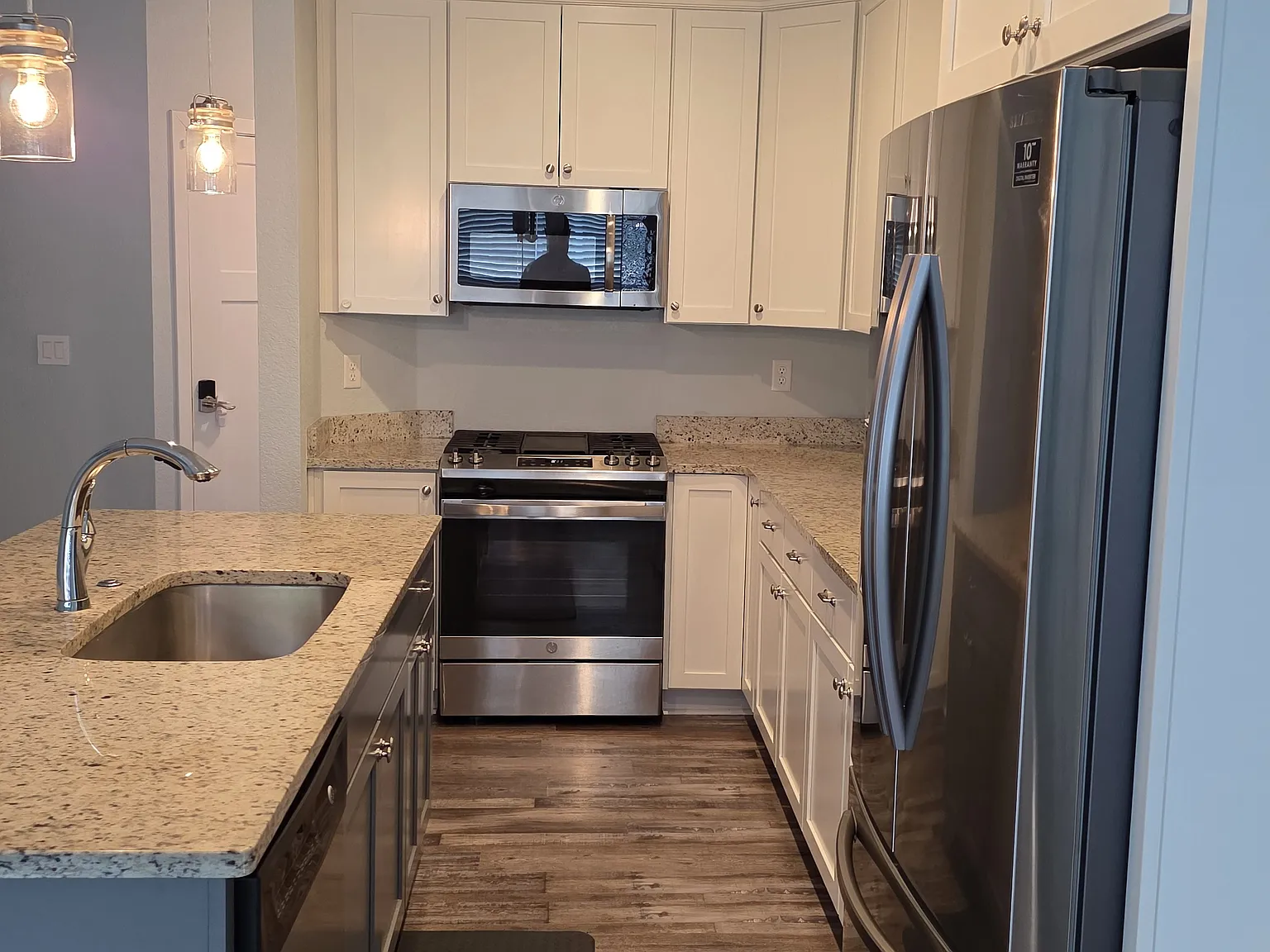 3 bed, 3.5 bath, 2237 sqft, $2,950 — Photo 3