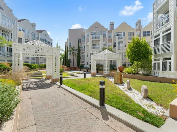 550 Ortega Ave APT B422, Mountain View, CA 94040