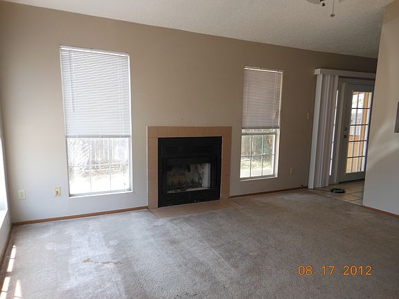 3rd image of 1003 Yorktown St