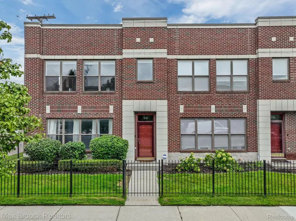 22 Pallister St, Detroit, MI 48202