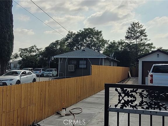 5th image of 9088 Date St