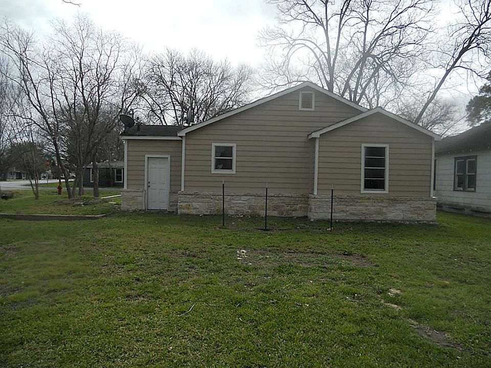 1st image of 615 Lundy Ave