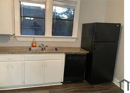 3 bed, 1250 sqft, $1,450 — Photo 3