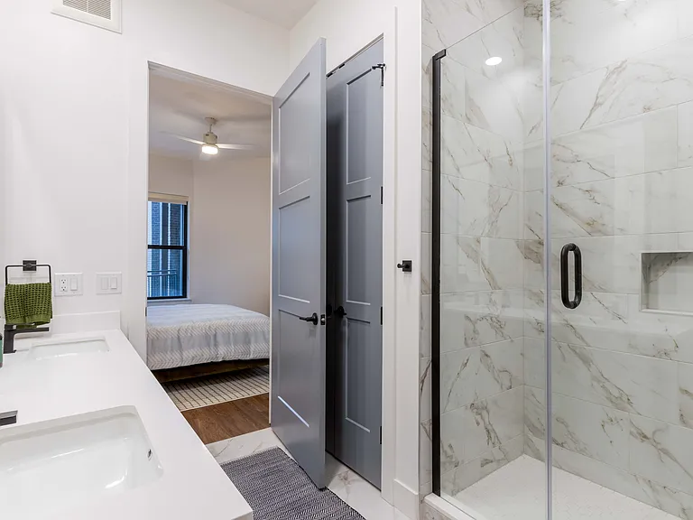 Residences at OAK — Photo 20