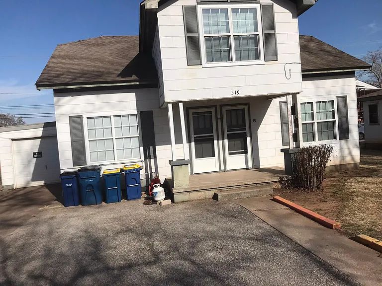 319 N Duncan St — Photo 1