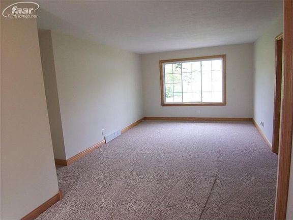 4th image of 9373 Elaine Dr