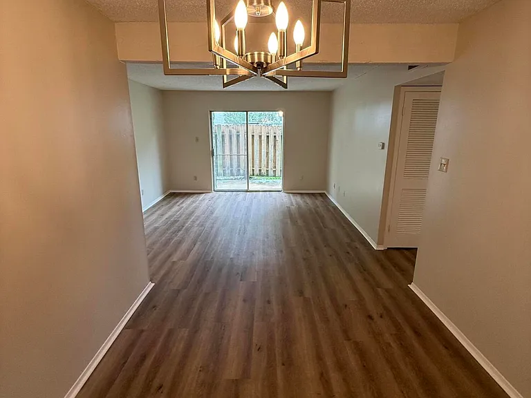 200 High Meadows Blvd #121 — Photo 6