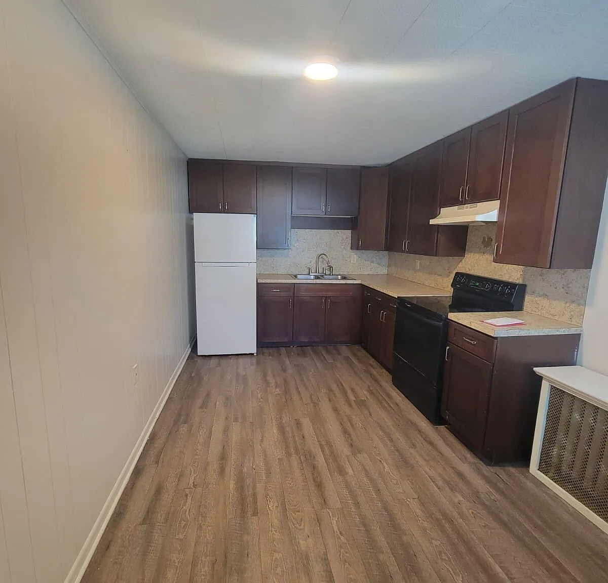 2 bed, 1.0 bath, 1200 sqft, $1,200 — Photo 1