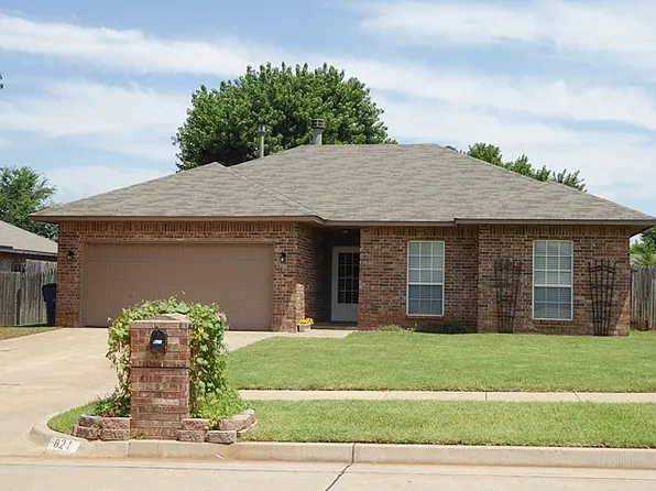 821 W Dowden Dr, Mustang, OK 73064