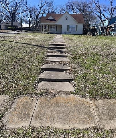 1st image of 543 Davis St S
