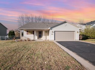 335 Bluestem Ave, Shakopee, MN 55379