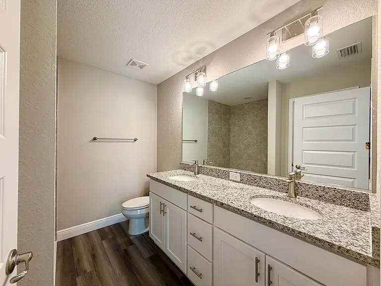 210 Oak Ln — Photo 15
