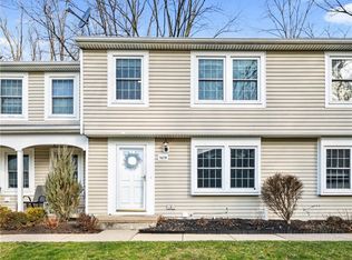 7427 N Chestnut Commons Dr, Mentor, OH