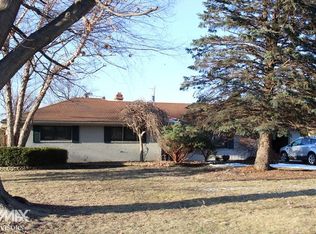 28433 Kingsberry Rd, New Baltimore, MI 48047