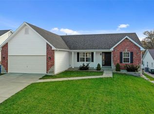 825 Pecan Hl, Saint Charles, MO 63304