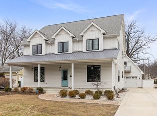 705 N Columbia St, Naperville, IL 60563