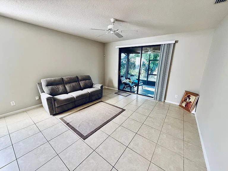 402 Breckenridge Cir SE — Photo 20