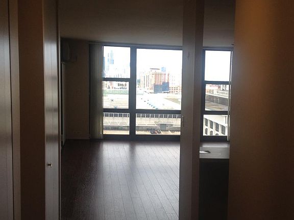 5th image of 2605 S Indiana Ave Unit 2403