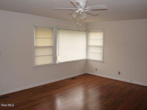 2nd image of 917 Simmons St
