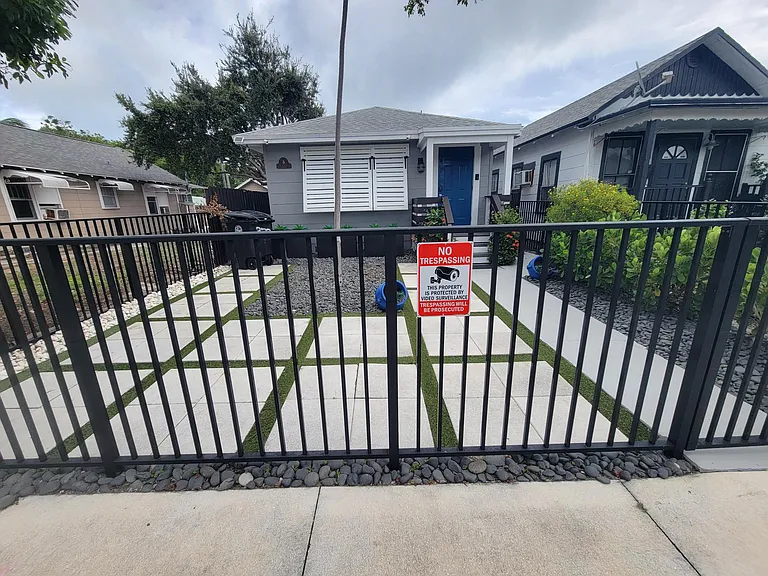 322 S Lake Dr — Photo 1