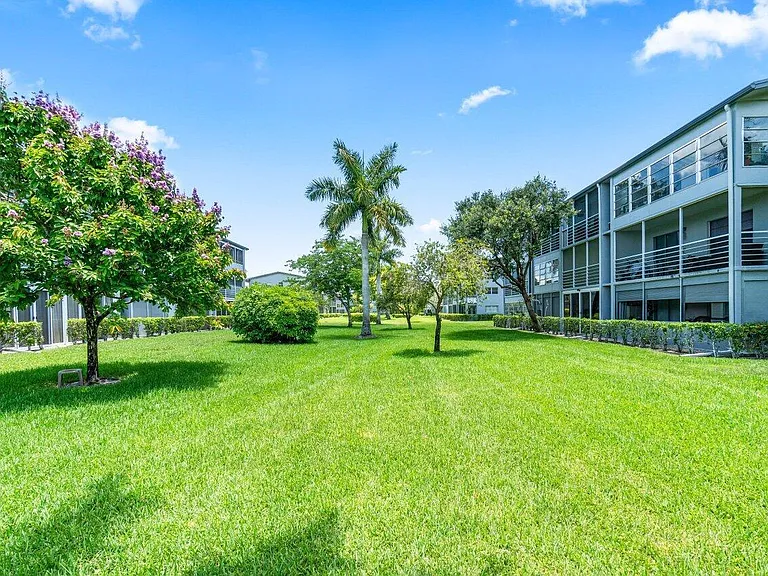 68 Suffolk Dr #68-B — Photo 20
