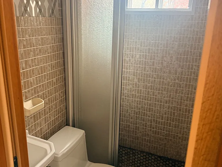 469 Evans Ave #NANNY — Photo 4