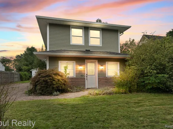 1007 Michigan St, Brighton, MI 48116