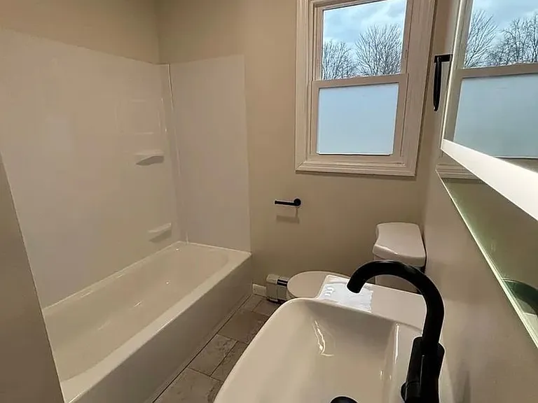 9 Anthony Ln — Photo 6